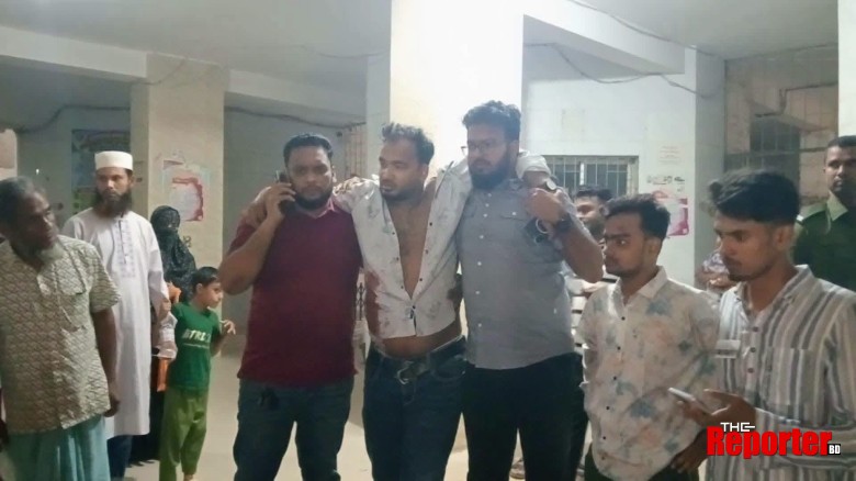 শ্রীপুরে গভীর বনের রাস্তায় গুলি করে  দুই বস্তা টাকা নিয়ে উ...